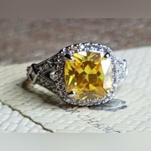 Princess Catherine Elegant Yellow Topaz Silver Ring Size 6